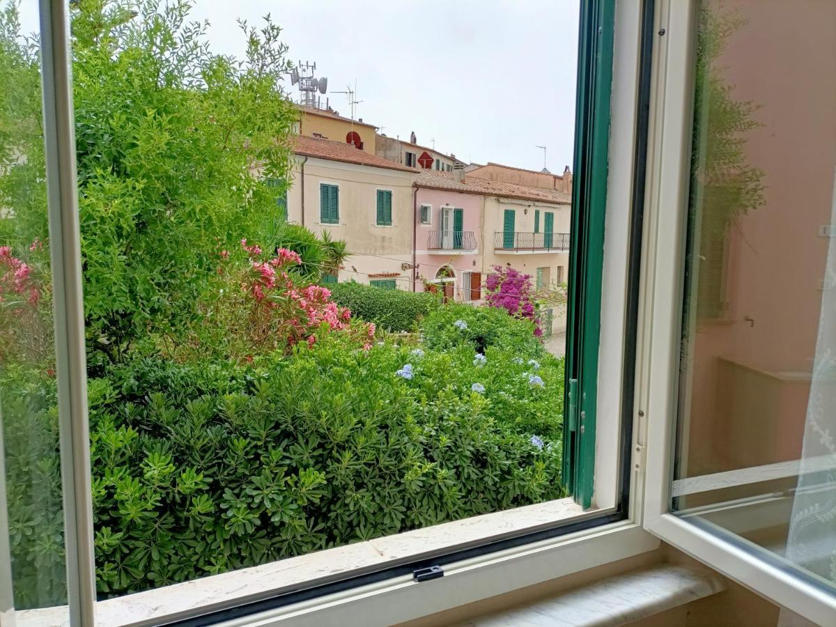 La Terrazza Nel Cuore Di Capoliveri Exterior photo