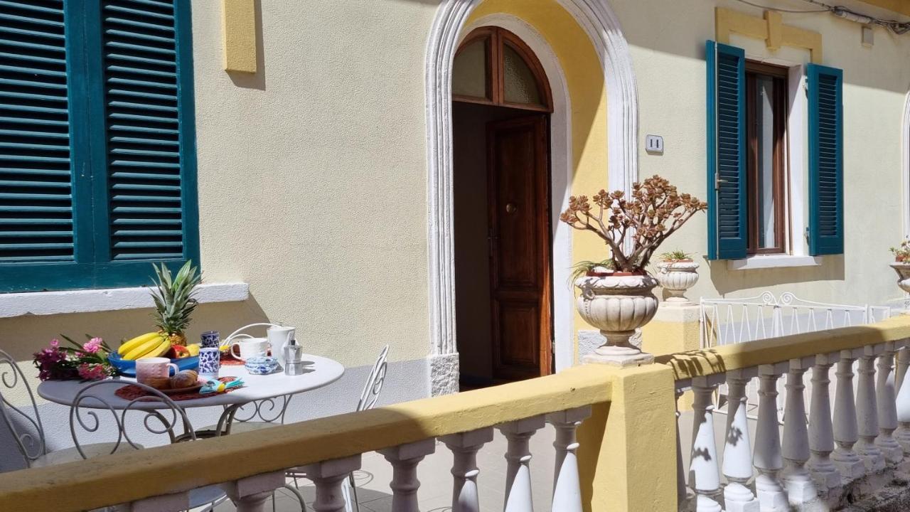 La Terrazza Nel Cuore Di Capoliveri Exterior photo
