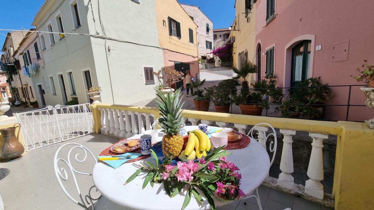La Terrazza Nel Cuore Di Capoliveri Exterior photo